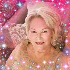 Meet your Posher, Enza